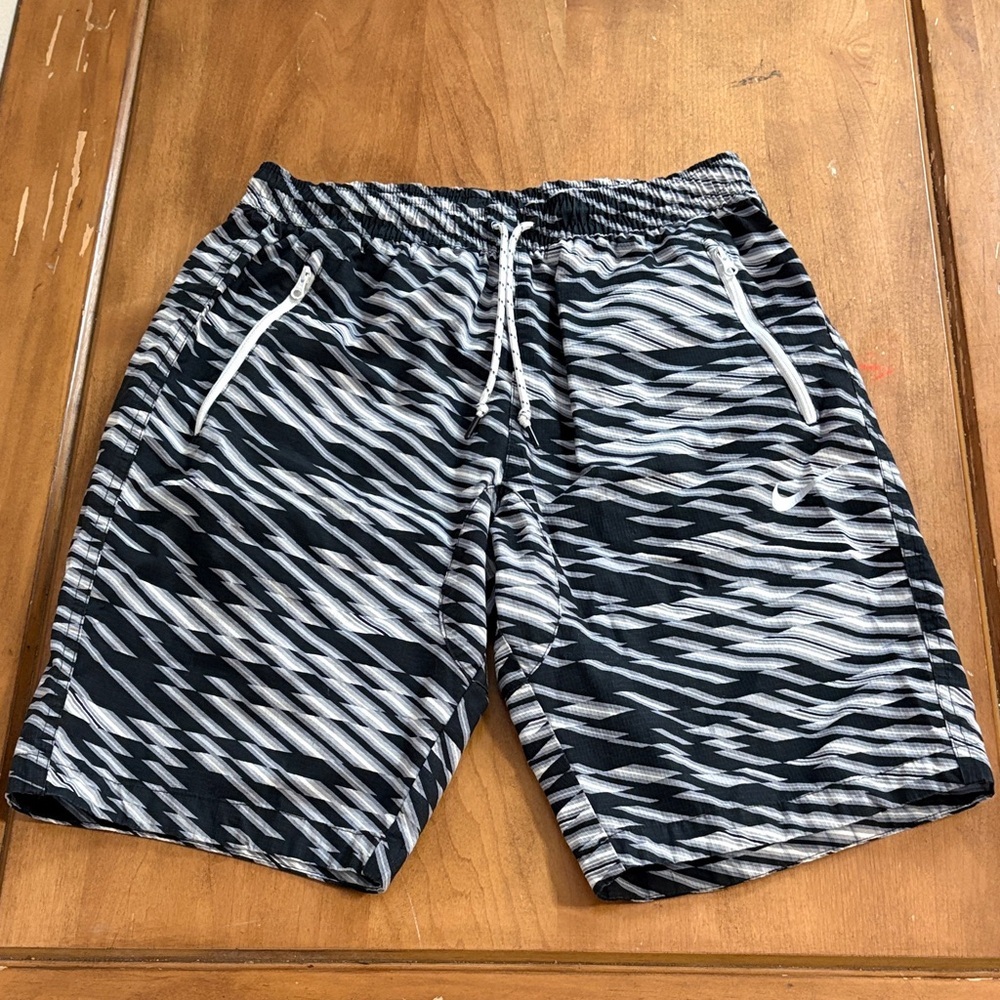 Nike Monochrome Patterned Cotton Shorts Size Medium